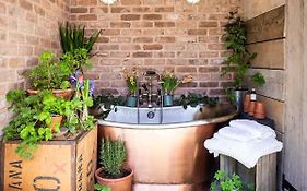 The Walled Garden At Cheshire Boutique Bathhouse