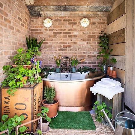 The Walled Garden At Cheshire Boutique Bathhouse Nantwich Dış mekan fotoğraf